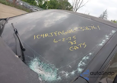 2020 Jeep Grand Cherokee Altitude 4X4 from USA, damaged, VIN 1C4RJFAG2LC326761